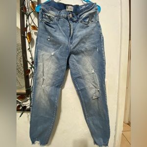 2/$10 Add another item to bundle. 
Nicole Miller Ripped jeans